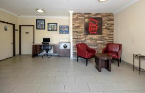 Posezení v ubytování Red Roof Inn Arlington - Entertainment District