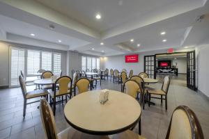 Φωτογραφία από το άλμπουμ του Red Roof Inn Yemassee σε Yemassee +23 φωτογραφίες