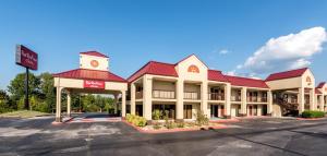 Gallery image of Red Roof Inn & Suites Clinton, TN in Clinton