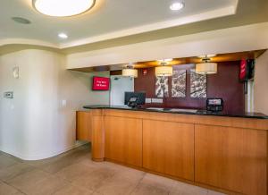Ο χώρος του λόμπι ή της ρεσεψιόν στο Red Roof Inn Orlando South - Florida Mall +20 φωτογραφίες