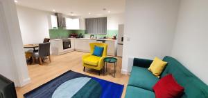 מטבח או מטבחון ב-Garland Stylish Apartment 2 In Greater London