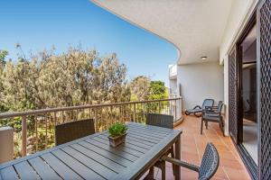 Rõdu või terrass majutusasutuses Mirra Chana Beachfront Apartments Mooloolaba