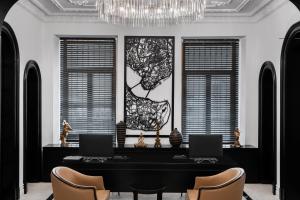 A seating area at AKKA Lush Hotel Taksim