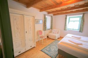 Ένα ή περισσότερα κρεβάτια σε δωμάτιο στο Fekete Gólya XL