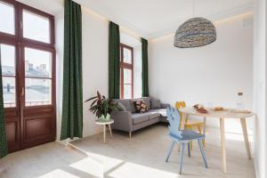 Część wypoczynkowa w obiekcie Piotrkowska Welcome Apartments