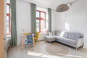Część wypoczynkowa w obiekcie Piotrkowska Welcome Apartments