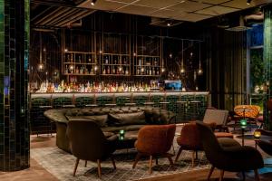 Lounge nebo bar v ubytování Motel One Berlin-Hackescher Markt