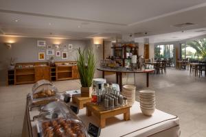 a large room with aasteryasteryasteryasteryasteryasteryasteryasteryasteryasteryastery at Hotel Podstine in Hvar
