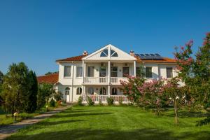 Gallery image of Old School Villa in Bratovo