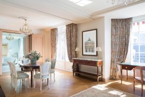 Coin salon dans l'établissement Le Bristol Paris, Oetker Hotels