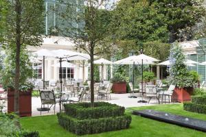 Jardin de l'établissement Le Bristol Paris, Oetker Hotels