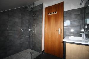 Kúpeľňa v ubytovaní Villa Faby, Jacuzzy Sauna privatif