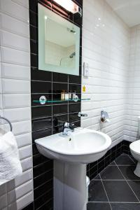 Gallery image of Cairn Hotel & Apartments in Edinburgh