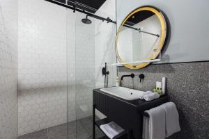 Koupelna v ubytování Alice Hotel
