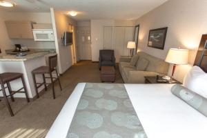 Kuchyň nebo kuchyňský kout v ubytování Campus Tower Suite Hotel