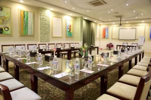 Un restaurant sau alt loc unde se poate mânca la Alazhar Palace Hotel