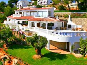 Gallery image of Villa Increible - 5 bedroom luxury villa - Great pool and terrace area with stunning sea views in Son Bou