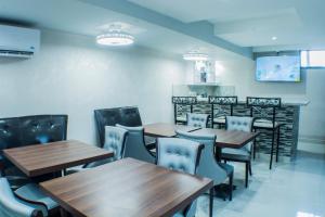 Posezení v ubytování Malecon Premium Rooms & Hotel
