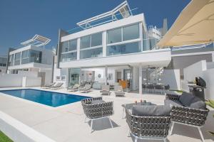 Veranda oz. zunanji predel v nastanitvi Villa Manta Agrotikos - Stunning 3 Bedroom Protaras Villa with Pool - Close to the Beach