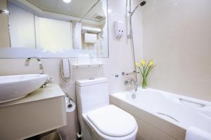 Bilik mandi di Harbour Plaza 8 Degrees