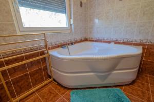 Kúpeľňa v ubytovaní Apartman Ahel Jadranovo