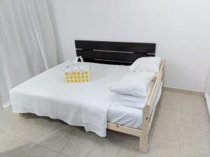 Postel nebo postele na pokoji v ubytování In Bed with Lisbon 15E