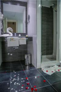 Kupaonica u objektu Al Mandari Hôtel Tétouan