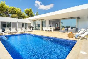Bazén v ubytovaní Graham Holiday Rentals - Baladrar alebo v jeho blízkosti
