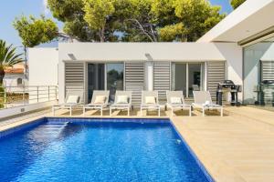 Bazén v ubytovaní Graham Holiday Rentals - Baladrar alebo v jeho blízkosti