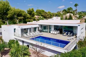 Bazén v ubytovaní Graham Holiday Rentals - Baladrar alebo v jeho blízkosti