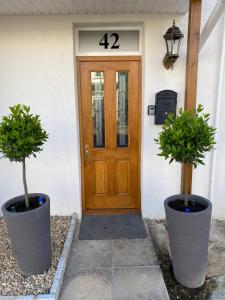 5 star home in lovely village of Frimley, Surrey