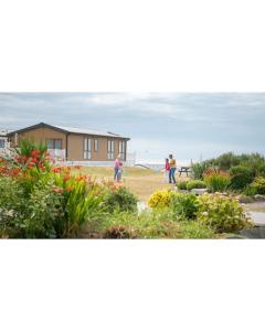 Imagen de la galería de 37 Bay View Oceans Edge by Waterside Holiday Lodges, en Lancaster