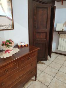 A kitchen or kitchenette at Appartamento da Raffaella CIR O12133 CNI OOO39