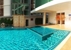 Bazén v ubytování Hinoki Hotel - ONSEN Chiang Mai nebo v jeho okolí