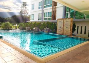Bazén v ubytování Hinoki Hotel - ONSEN Chiang Mai nebo v jeho okolí