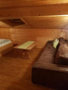 Ein Bett oder Betten in einem Zimmer der Unterkunft Beim Melchern