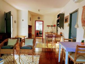 Posezení v ubytování Moita Cottage + 43 fotografií