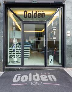 Certifikát, hodnocení, plakát nebo jiný dokument vystavený v ubytování Golden Hotel