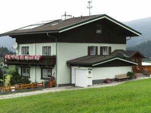 Zdjęcie z galerii obiektu Gästehaus Zum Tauern w mieście Radstadt