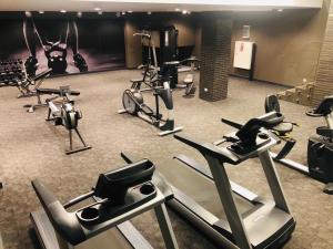 Posilňovňa alebo fitness centrum v ubytovaní Apartament S&S Nadmorskie Tarasy Kołobrzeg D302