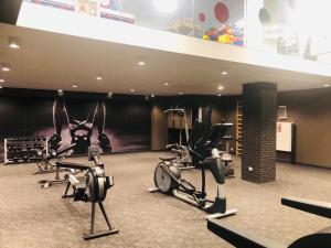 Posilňovňa alebo fitness centrum v ubytovaní Apartament S&S Nadmorskie Tarasy Kołobrzeg D302
