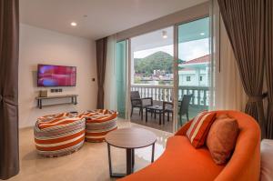 TV a/nebo společenská místnost v ubytování Centara Ao Nang Beach Resort & Spa Krabi