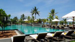 Bazén v ubytování NH Bentota Ceysands Resort nebo v jeho okolí