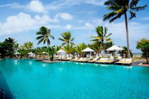 Bazén v ubytování NH Bentota Ceysands Resort nebo v jeho okolí