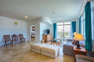 Χώρος καθιστικού στο Waterfront Suites Phuket by Centara +38 φωτογραφίες