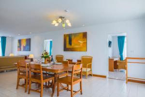 Gallery image of Waterfront Suites Phuket by Centara in Karon Beach