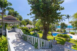 Bazén v ubytování Centara Villas Samui - SHA Plus nebo v jeho okolí