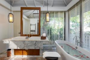 Koupelna v ubytování Centara Villas Samui - SHA Plus