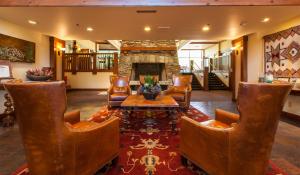 The lounge or bar area at The Lodge at Ventana Canyon