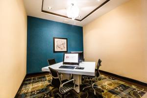 Imagen de la galería de Holiday Inn Express & Suites Spruce Grove - Stony Plain by IHG, en Spruce Grove 80 fotos más